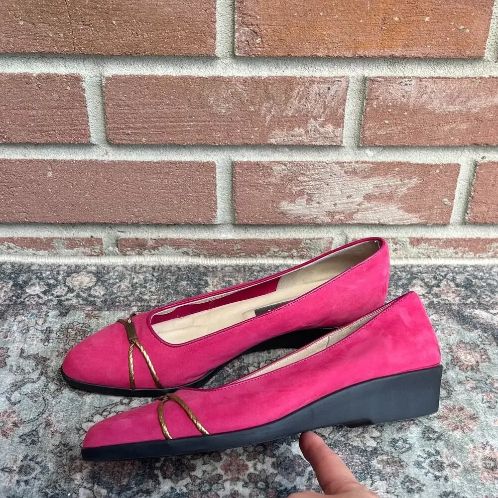 Vtg BALLY Megan II / Women's 8 M / Hot Pink Suede Flats Gold Logo Italy